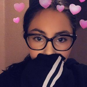 Meet your Posher, Eliza